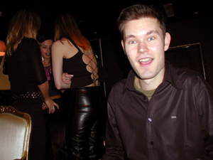 P3240013.jpg (58824 bytes)